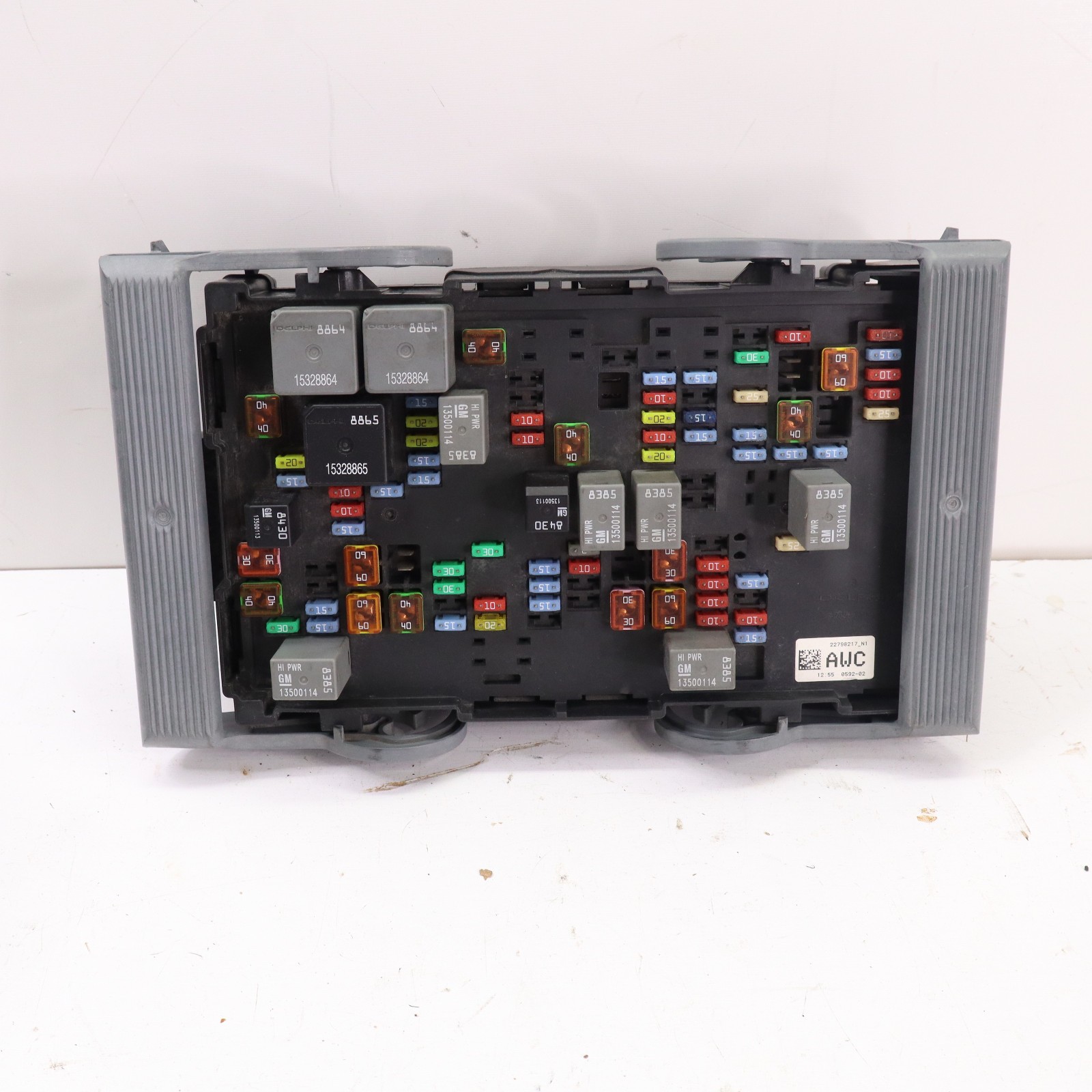 2010-2014 Chevrolet Tahoe Fuse Block 22798217_01