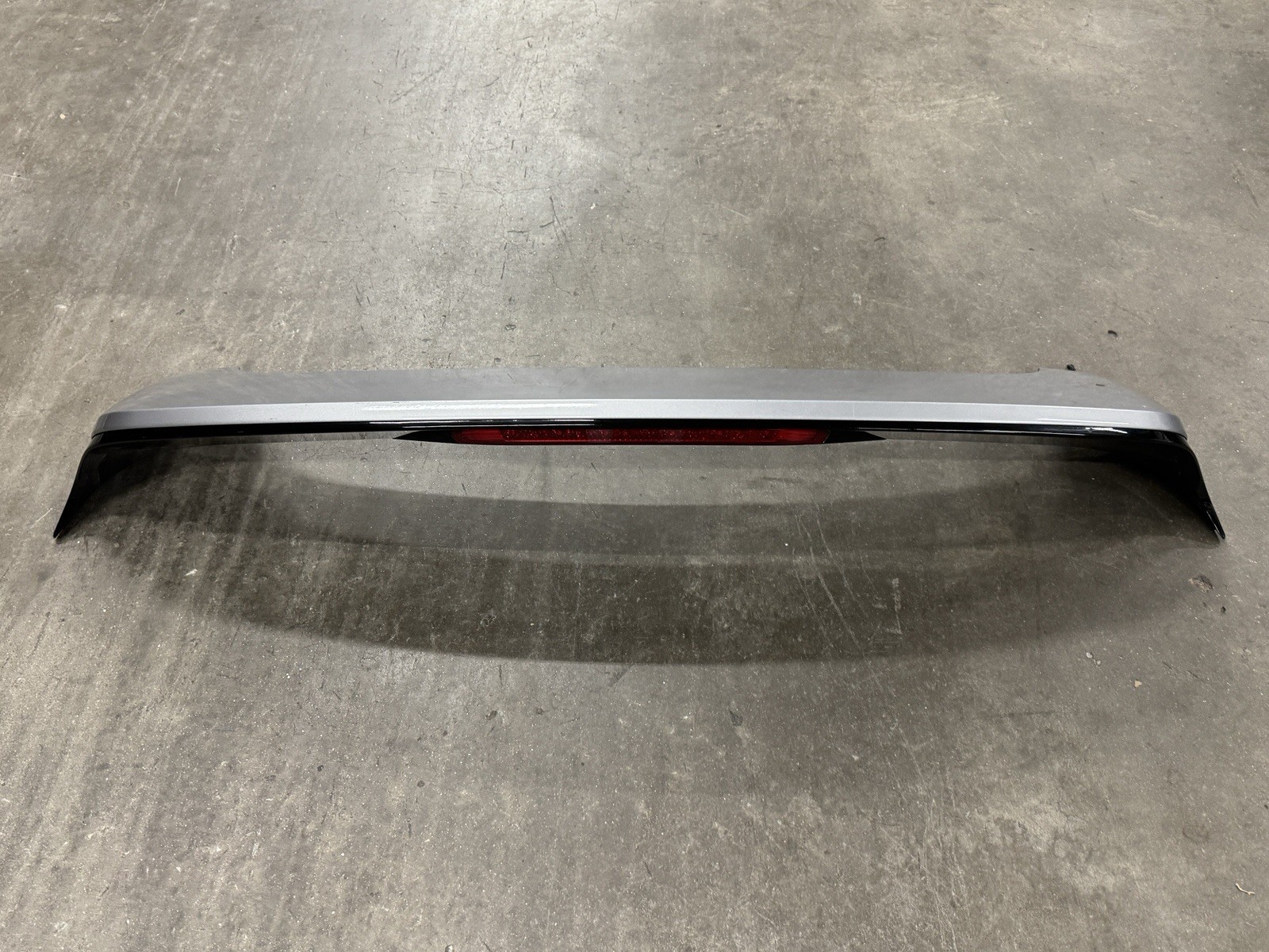 2019-2023 Hyundai Santa Fe Roof Spoiler Wing w/ Light 87210-S2000 Silver OEM