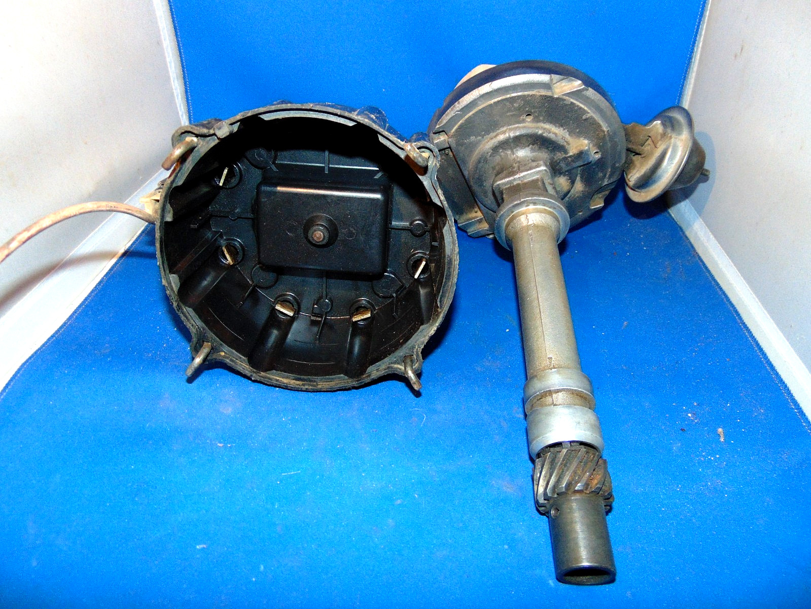 VINTAGE EARLY MODEL CHEVROLET BIG BLOCK MASSIVE 442 DISTRIBUTOR VINTAGE EARLY MODEL CHEVROLET BIG BLOCK MASSIVE 442 DISTRIBUTOR
