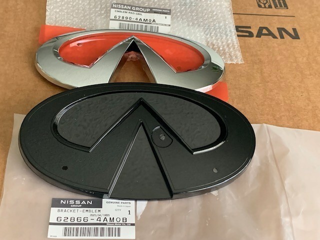 OEM INFINITI Q70 15-19 Front Grille Bracket Base&Emblem 62866-4AM0B 62890-4AM0A
