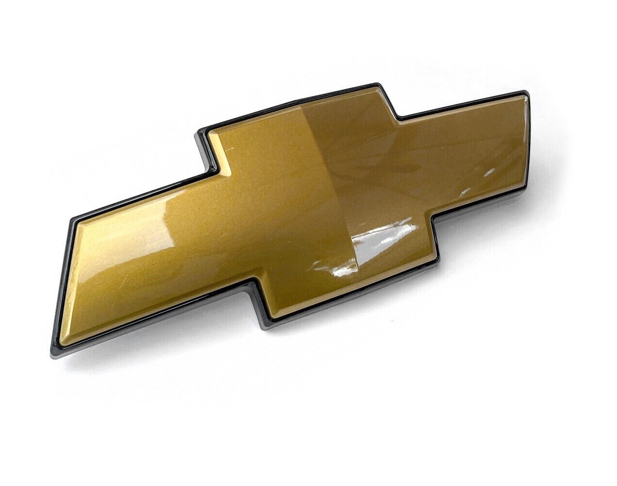NEW 07-14 Avalanche Suburban Tahoe Front Grille Bowtie Emblem Gold 22830014 OEM NEW 07-14 Avalanche Suburban Tahoe Front Grille Bowtie Emblem Gold 22830014 OEM