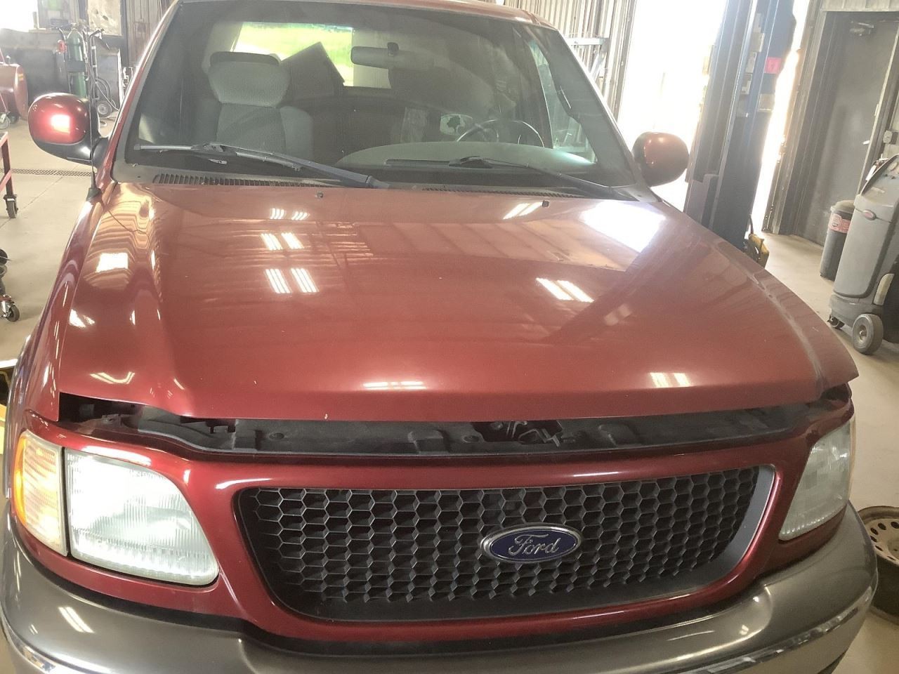 Hood Heritage Header Mounted Grille Fits 99-04 FORD F150 PICKUP 342007