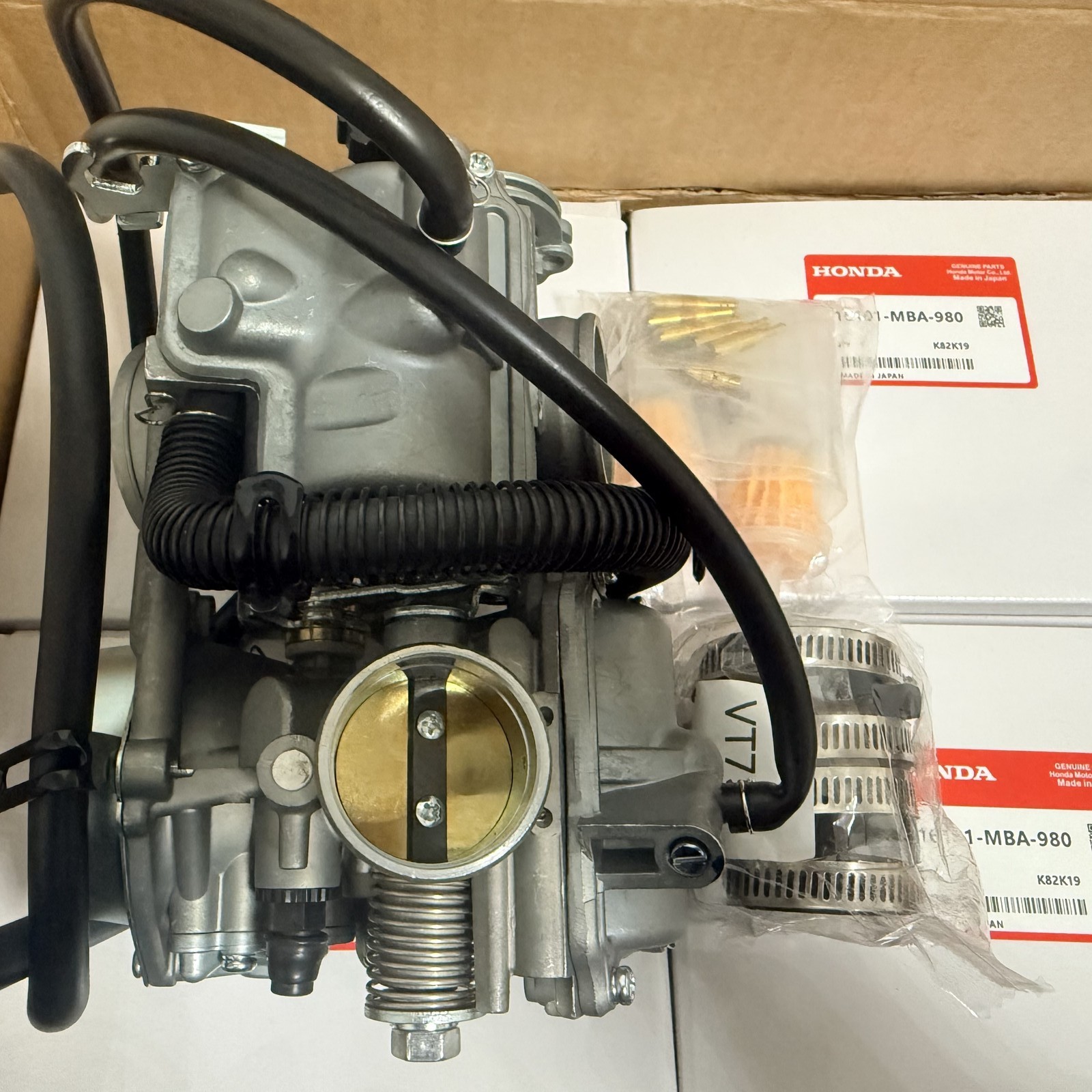 Carburetor Carb for 1998-2003 Honda VT750 Shadow 750 VT750DC # 16101-MBA-980 USA