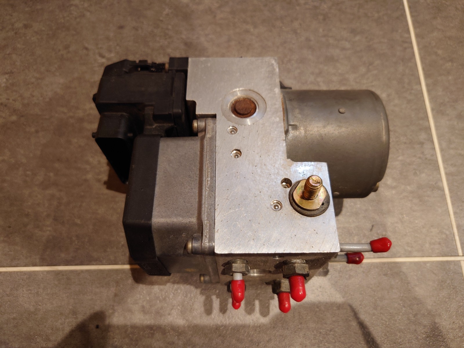 Maserati 3200GT ABS unit assembry Modulator 383800316 Maserati 3200GT ABS unit assembry Modulator 383800316
