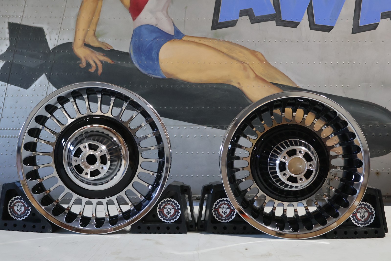 42195-10 42196-10 NEW OEM 2009-2023 HARLEY TOURING 28 KNUCKLES CHROME WHEELS