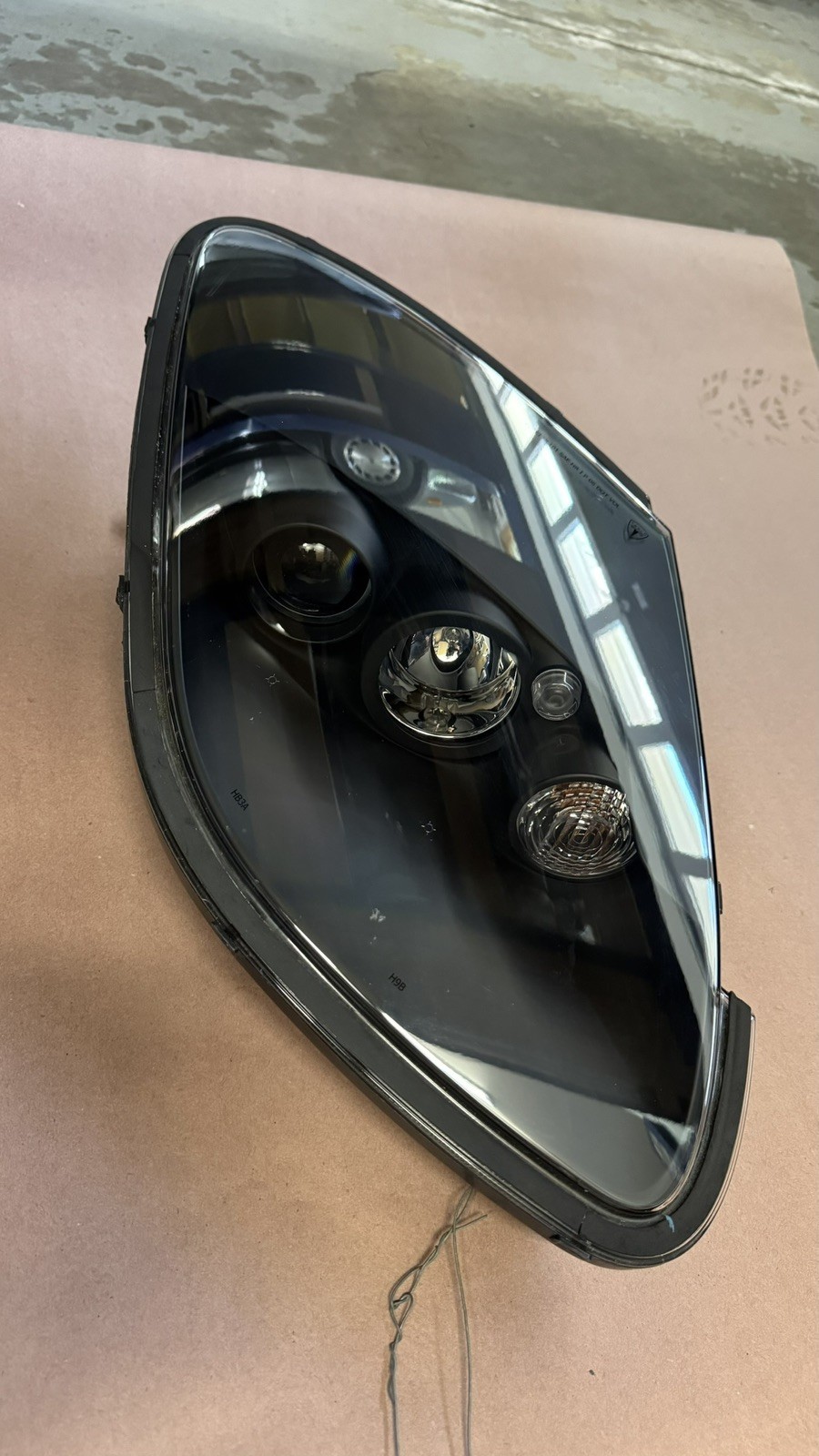 2008-2012 TESLA ROADSTER RIGHT HEADLIGHT 2008-2012 TESLA ROADSTER RIGHT HEADLIGHT