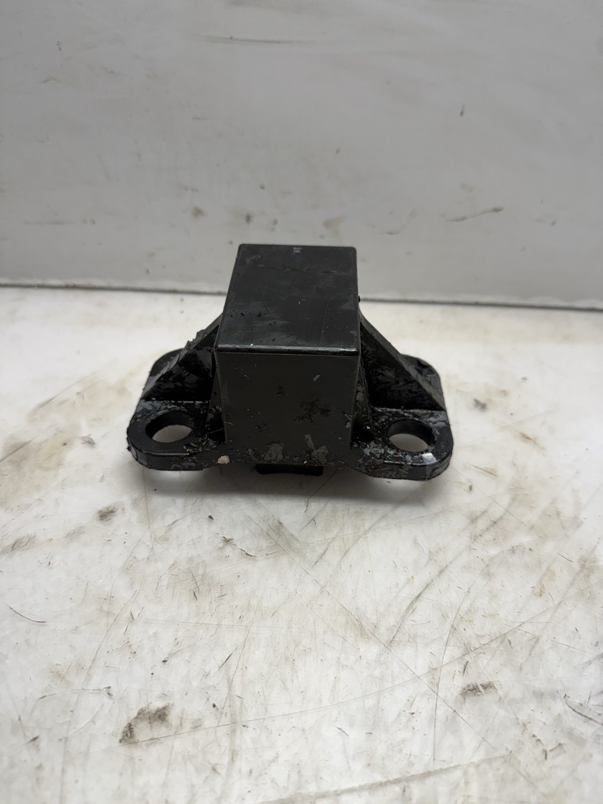 1991-1997 Yamaha OEM Engine Mount Stopper WaveRunner III 6R8-44532-00-00