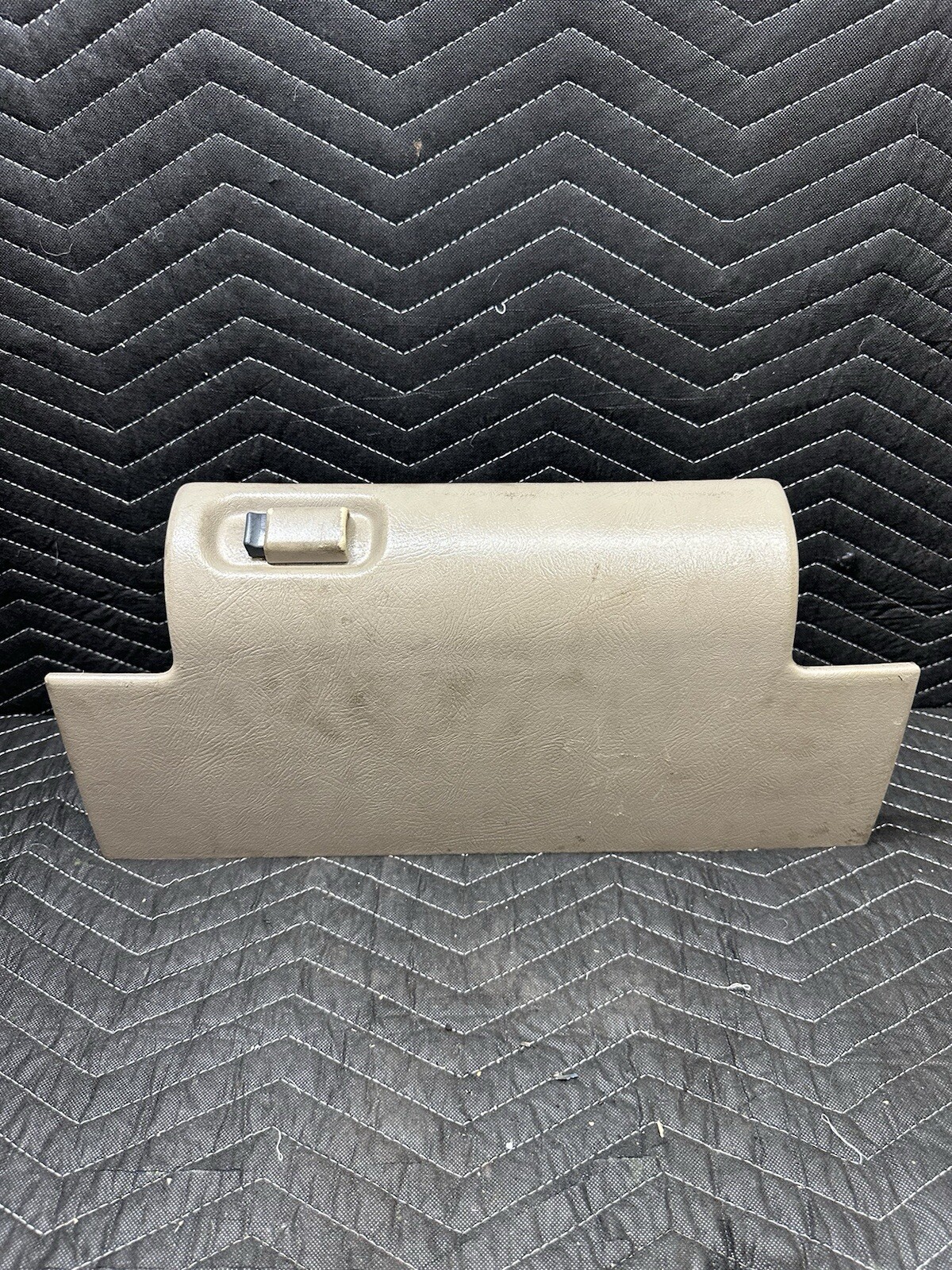 1996-1999 Silverado Suburban Sierra Yukon Tahoe Dash Glove Box Door TAN NEUTRAL