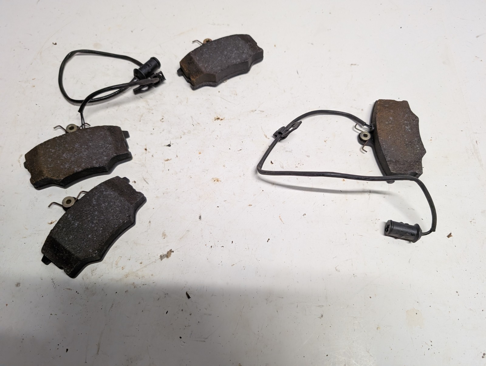 Front Brake Pads Alfa Romeo 164 Lancia Delta Integrale Thema NOS OEM 60760124 Front Brake Pads Alfa Romeo 164 Lancia Delta Integrale Thema NOS OEM 60760124