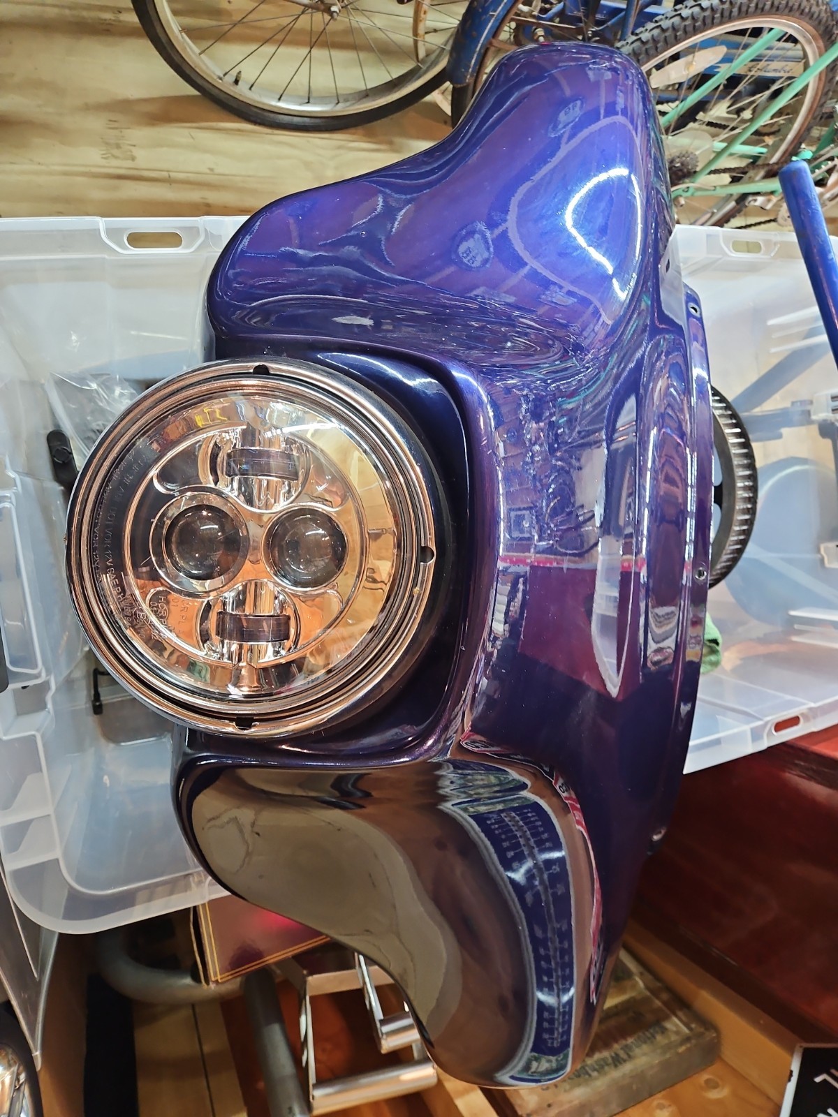 97-13 Harley-Davidson Oem Batwing Outter Fairing With Daymaker Style Headlight 97-13 Harley-Davidson Oem Batwing Outter Fairing With Daymaker Style Headlight