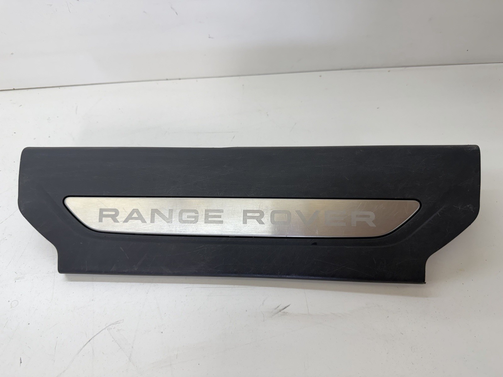 2018-22 RANGE ROVER VELAR FRONT RH DOOR SCUFF SILL PLATE STEP TRIM HK83-13200AFW 2018-22 RANGE ROVER VELAR FRONT RH DOOR SCUFF SILL PLATE STEP TRIM HK83-13200AFW