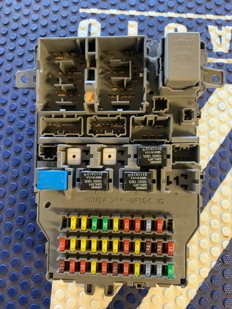 07 - 13 Acura MDX 3.7 OEM Interior Cabin Fuse Relay Junction Box
