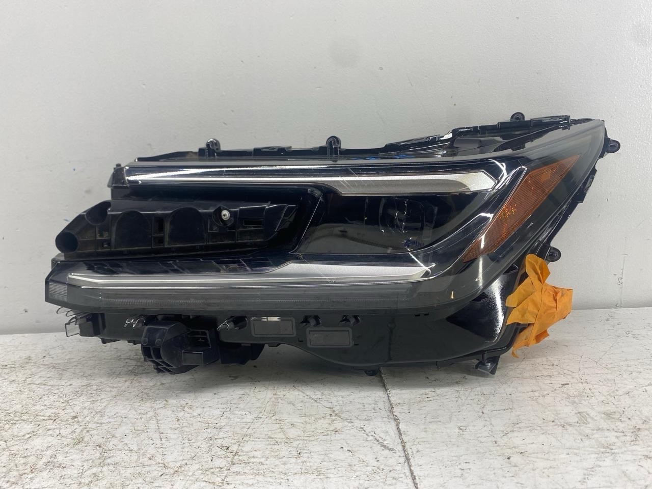 2026-2027 TOYOTA RAV4 HEADLIGHT Lamp DRIVER SIDE FULL LED OEM LH USED 2026-2027 TOYOTA RAV4 HEADLIGHT Lamp DRIVER SIDE FULL LED OEM LH USED