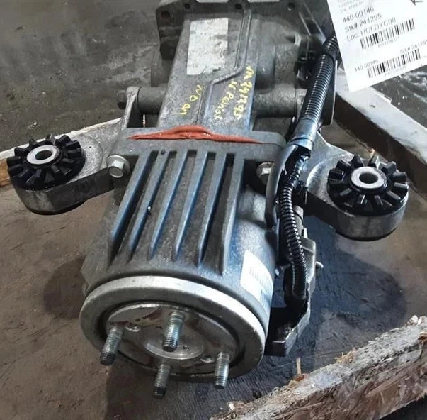2007-2017 Jeep Compass Jeep Patriot Rear Axle Differential Carrier Assembly OEM