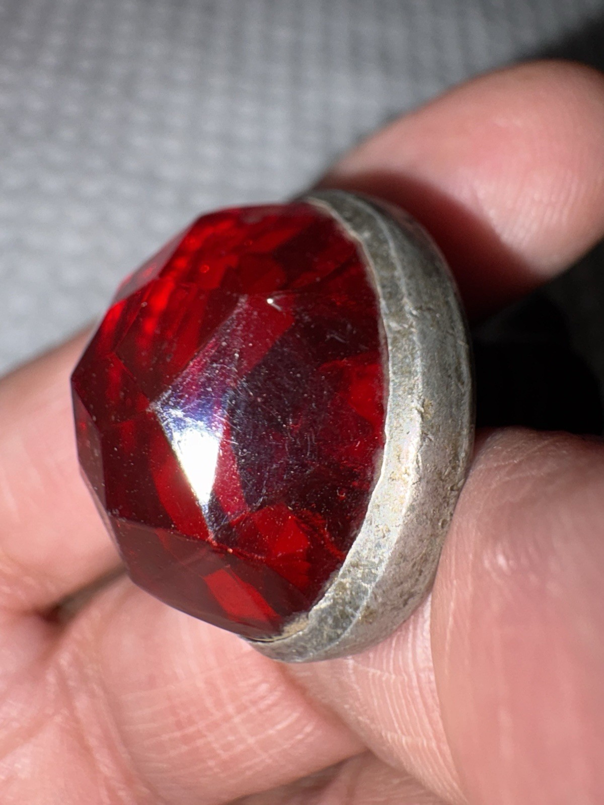 VINTAGE RED JEWELED GLASS BICYCLE MOTORCYCLE LICENSE PLATE REFLECTOR WING NUT