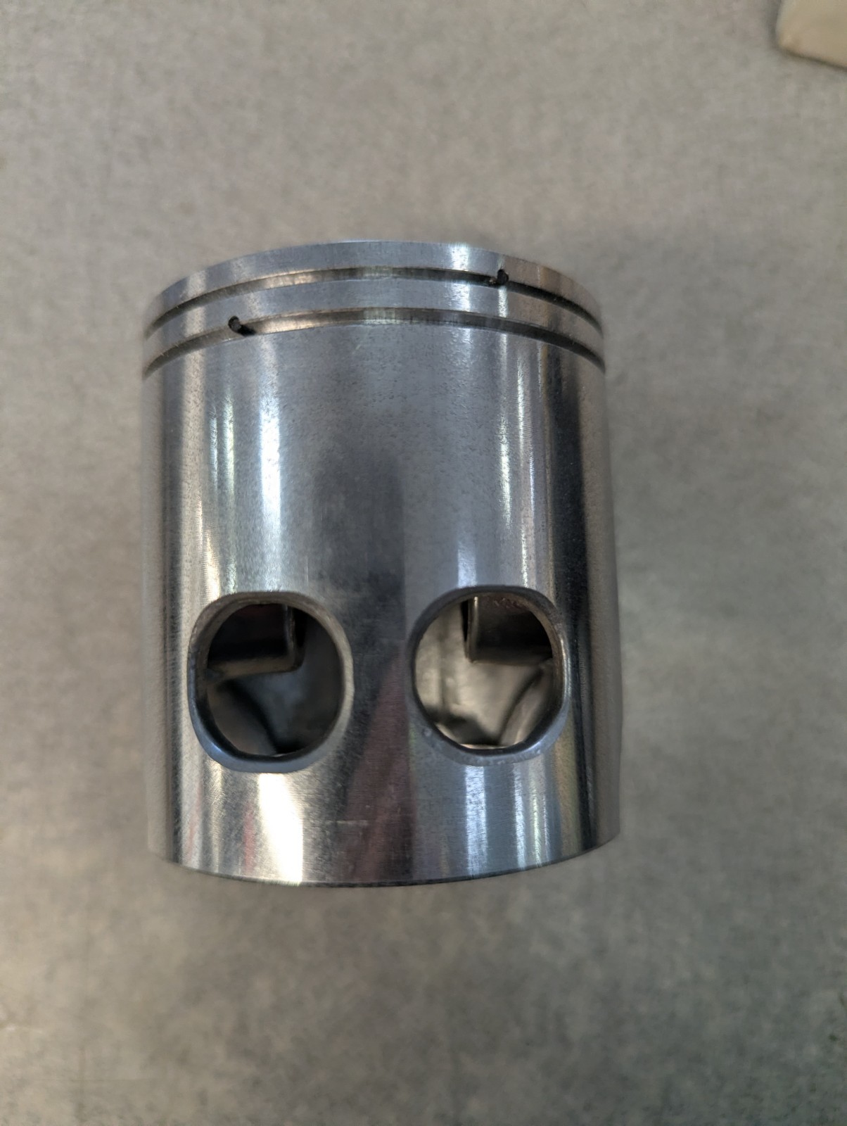 Yamaha NOS 1A1-11638-00-00 4th Oversize piston for 76-78 RD400