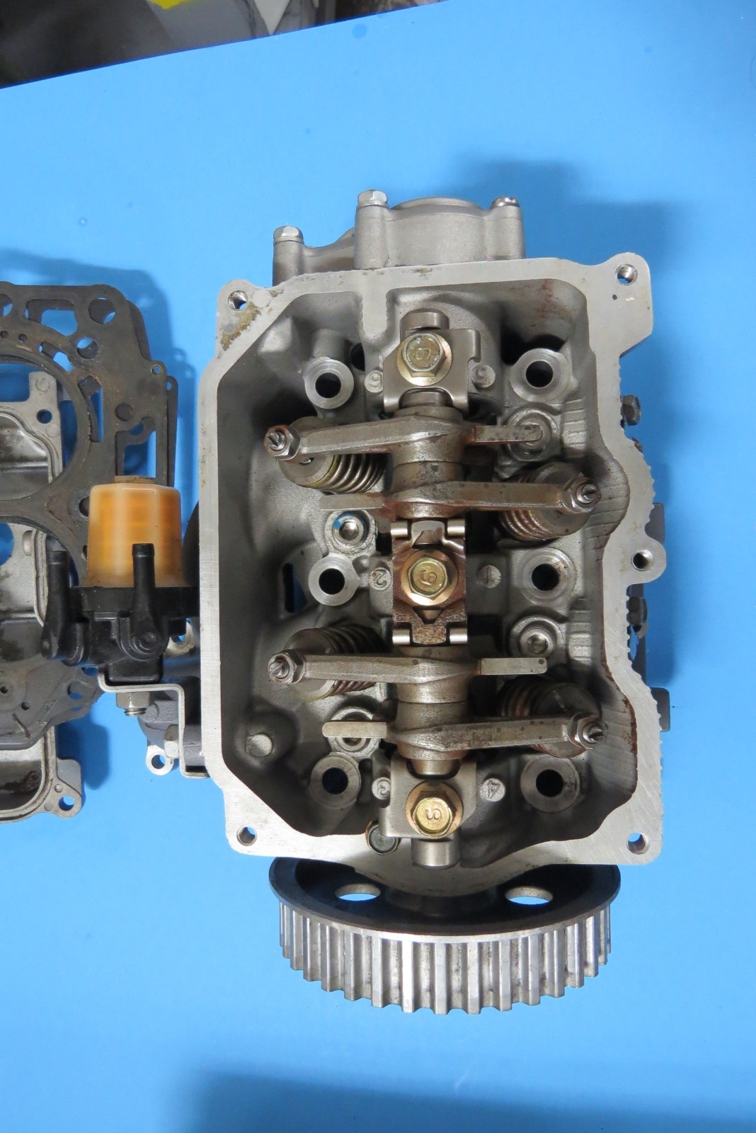 YAMAHA OUTBOARD f25 HP 4 stroke CYLINDER HEAD 65W-W00 Y-1  98-2006 OEM