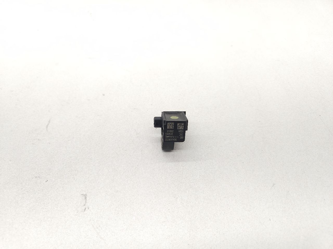 15-21 Mercedes Benz C300 W205 Front Left/Right Impact Sensor 15-21 Mercedes Benz C300 W205 Front Left/Right Impact Sensor