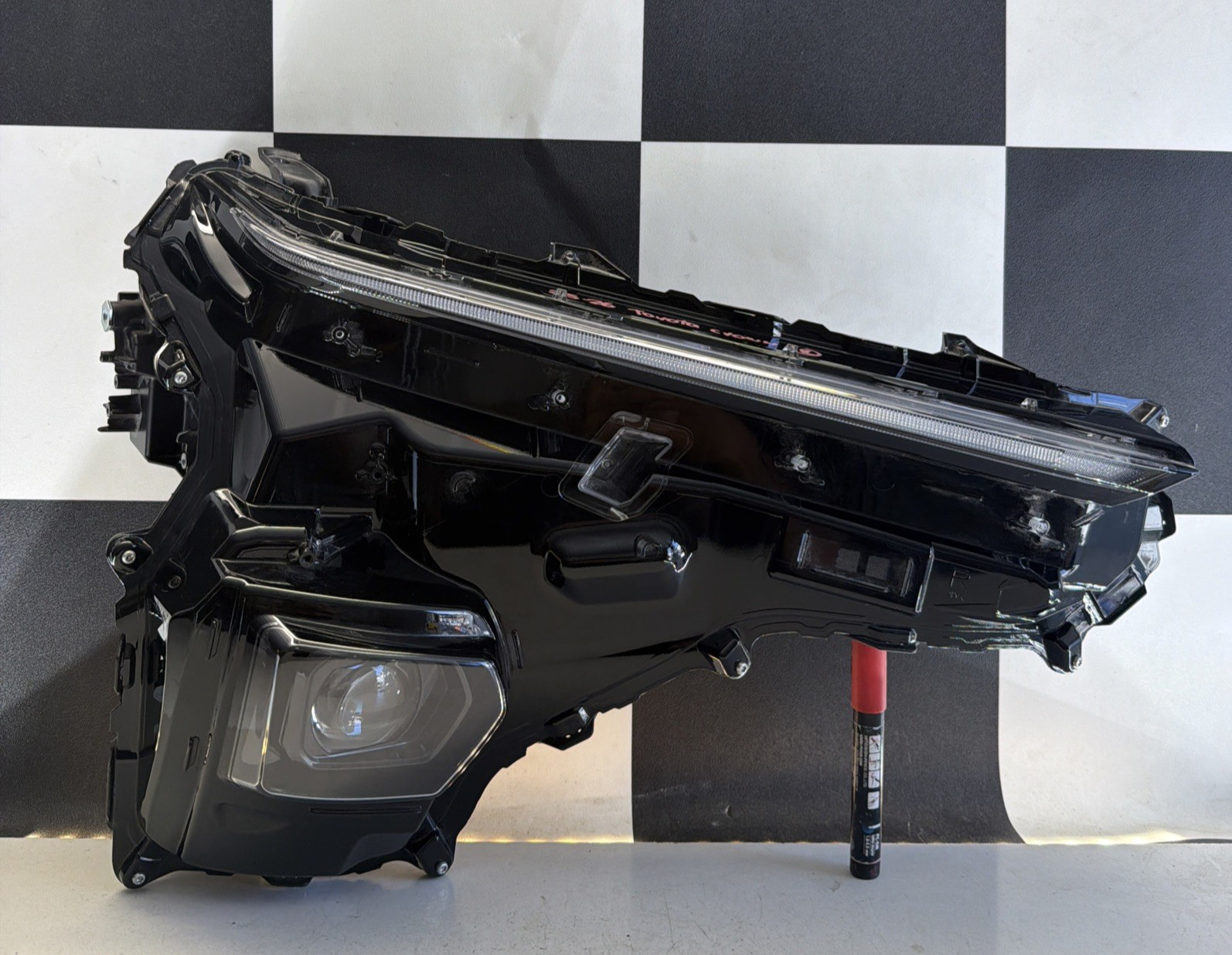 2025 2026 Toyota Crown Signia Right Led Headlight Used Oem