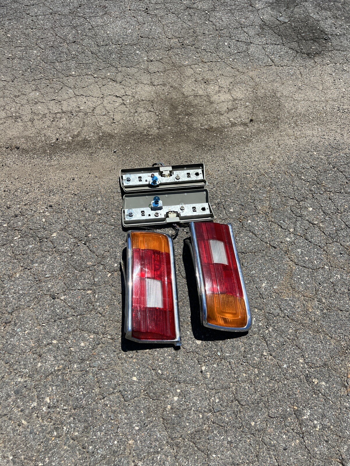 Used 1978-1981 BMW E12 528i 530i Tail Light Set Used 1978-1981 BMW E12 528i 530i Tail Light Set