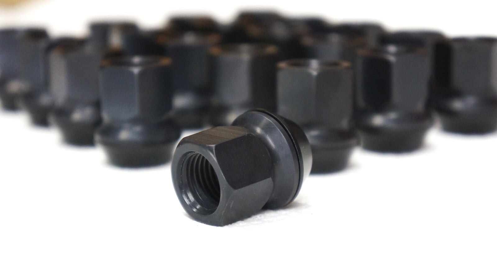 Black Titanium Lug Wheel Nut 14x1.5 Rotating Floating Seat 60-deg 20Pcs set