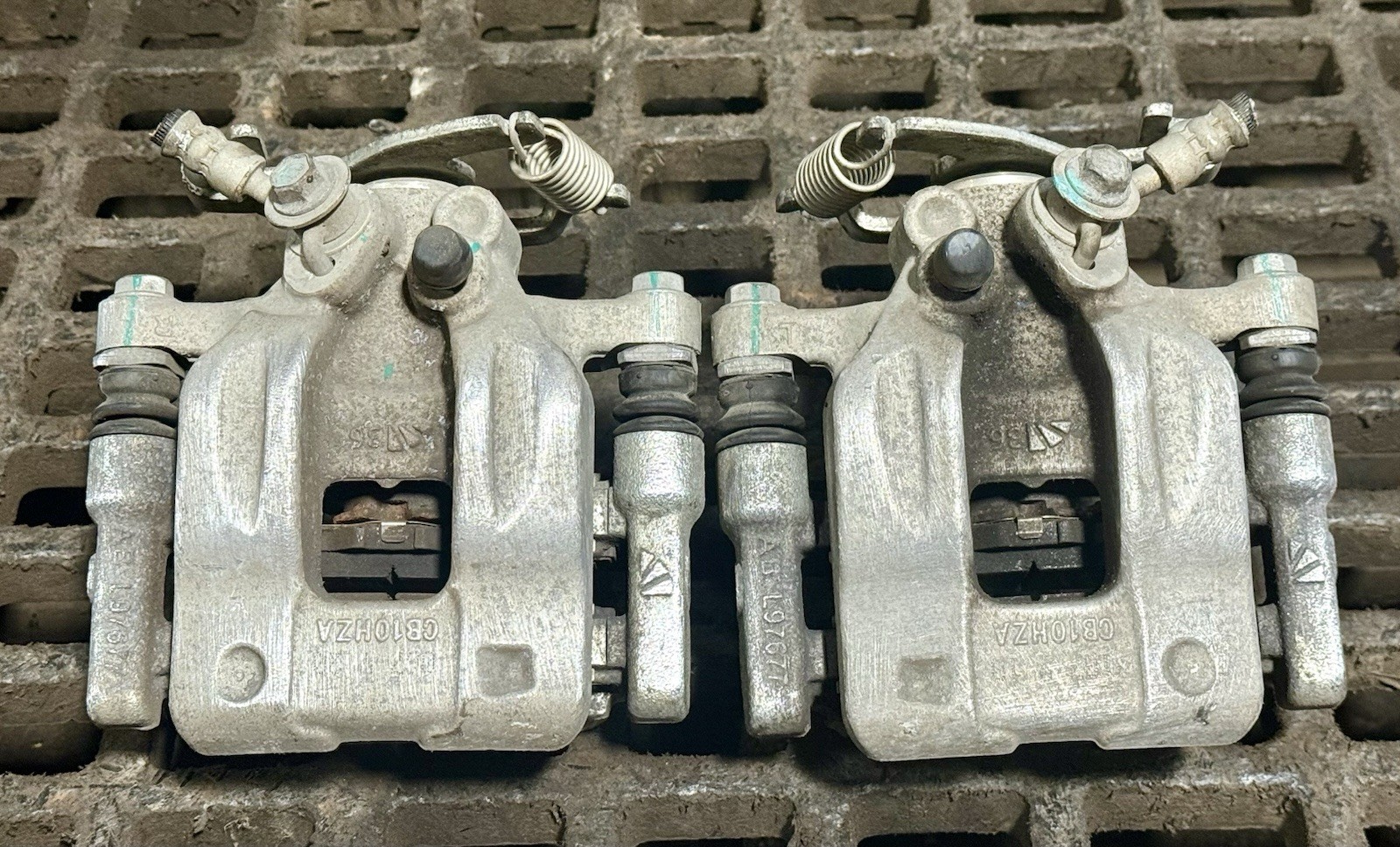 2020 - 2024 NISSAN SENTRA  Rear Brake Caliper Pair Left Right