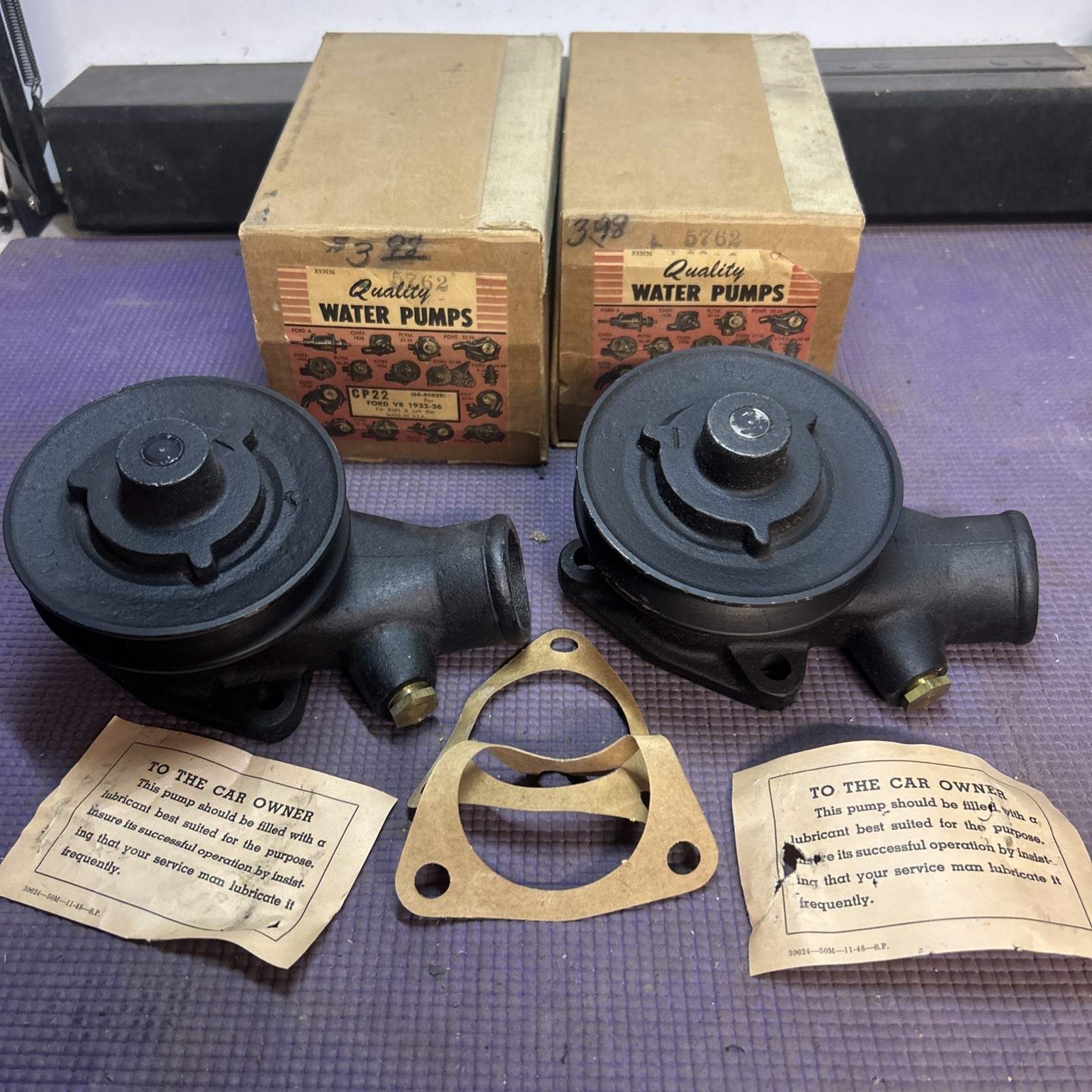 1932-1936 Ford Flathead V8 Water Pump NOS w/ Gaskets NOS Quality 5762 Pair R&L 1932-1936 Ford Flathead V8 Water Pump NOS w/ Gaskets NOS Quality 5762 Pair R&L