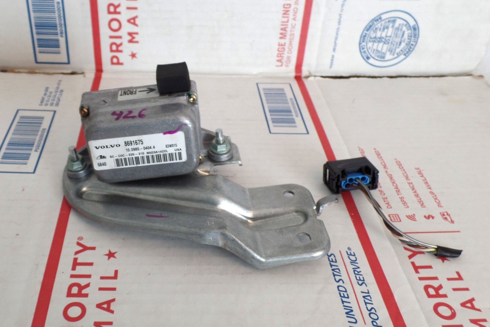 2003-2006 VOLVO XC90 YAW RATE SENSOR ANTI SKID 31110063 8691675 OEM 2003-2006 VOLVO XC90 YAW RATE SENSOR ANTI SKID 31110063 8691675 OEM