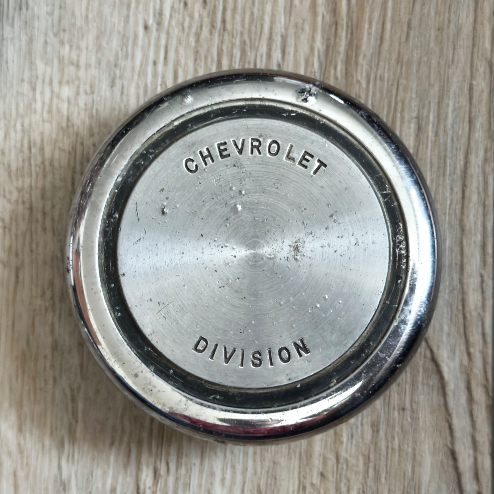 Vintage OEM Chevrolet Division Truck Van Horn Button 3902776 Read