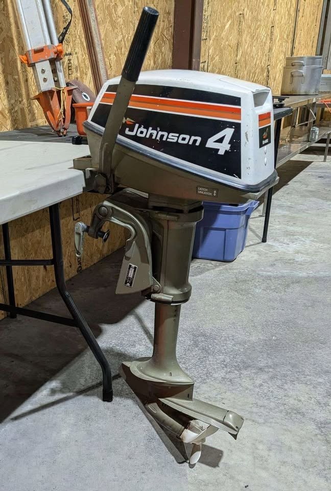 Vintage 1975 Johnson Seahorse 4hp Outboard Motor