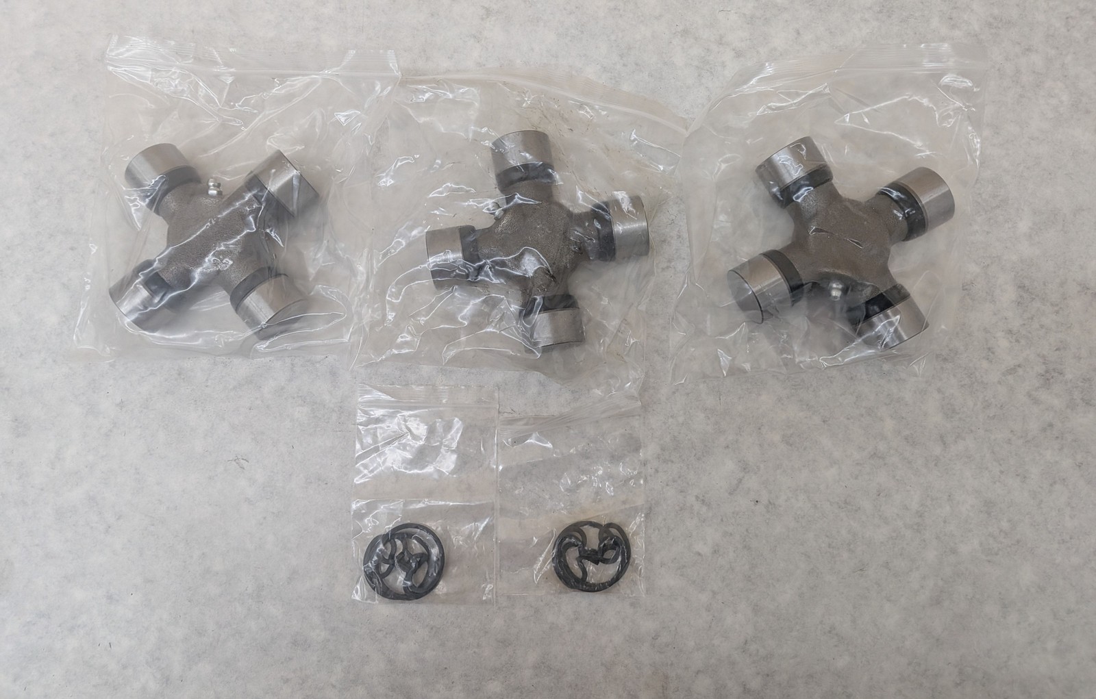 (Lot of 3) Driveworks DW-330 Universal U-Joint