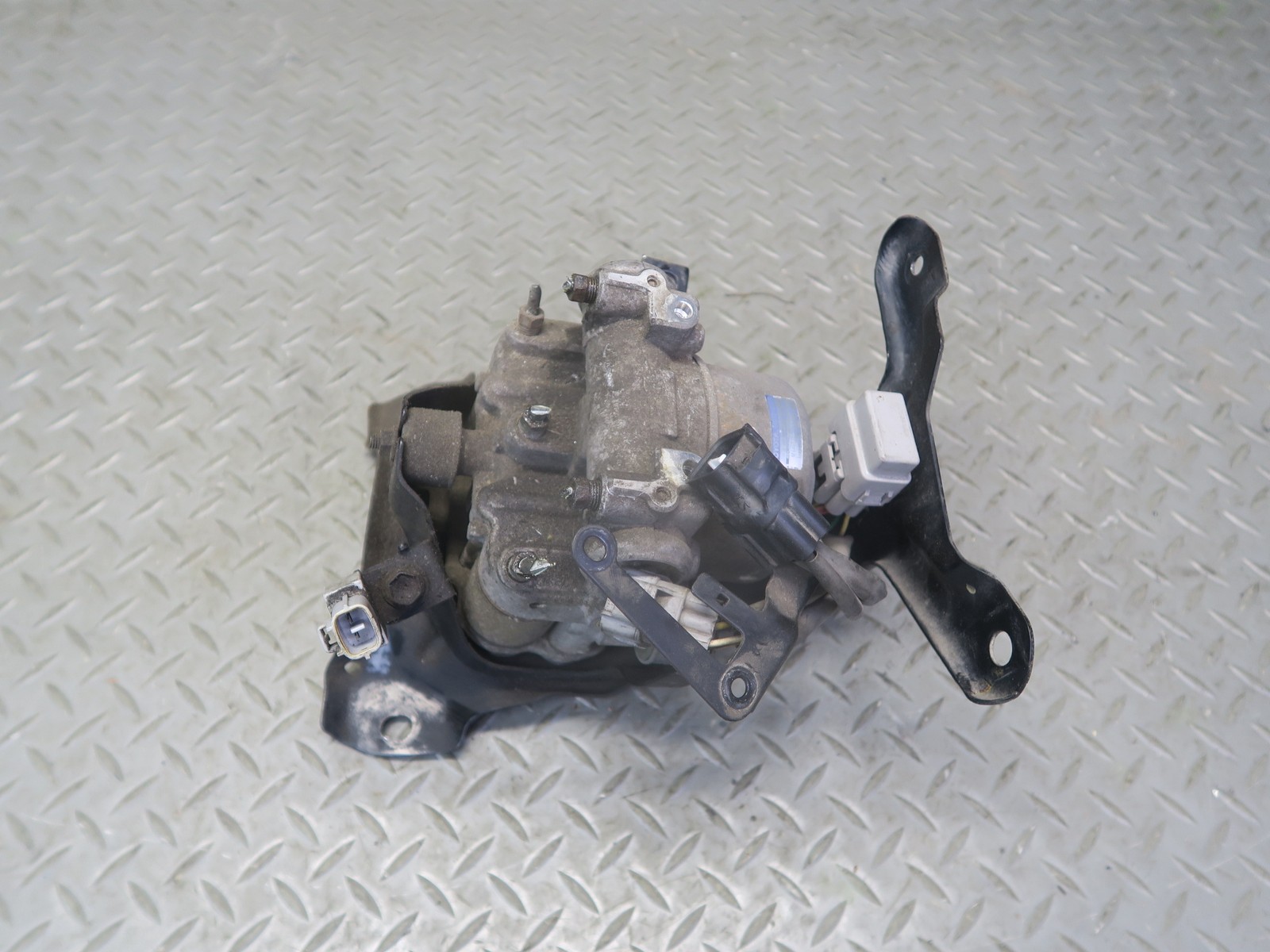 1996-1997 LEXUS FZJ80L LX450 ANTI LOCK BRAKE ABS ACTUATOR PUMP 44510-60010