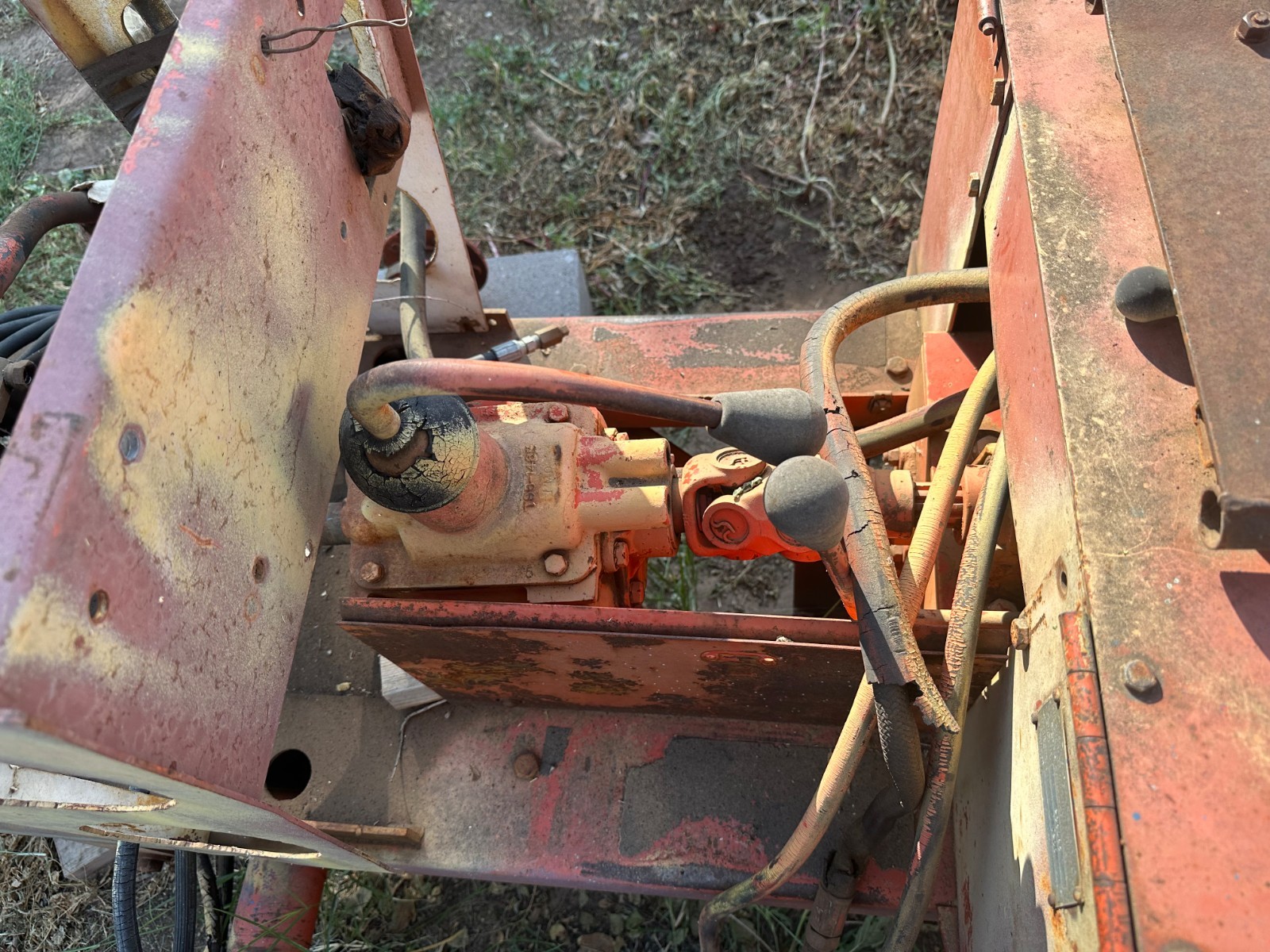 Borg-Warner T-90, 3-forward & 1 reverse, Ditch Witch J20 Trencher Transmission
