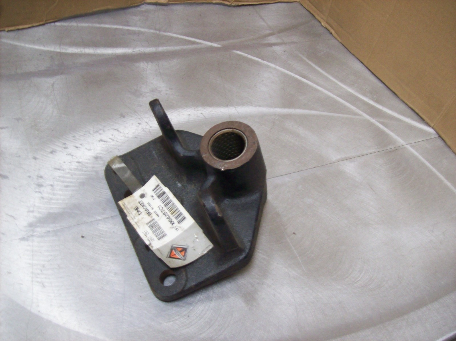 IH International OEM NOS Bracket 1664267C1 IH International OEM NOS Bracket 1664267C1