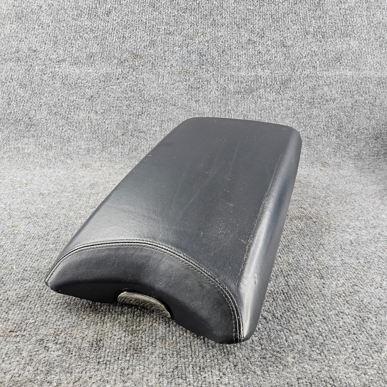 Lexus ls460 2007-2009 Center Consol Arm rest Genuine Leather Black OEM