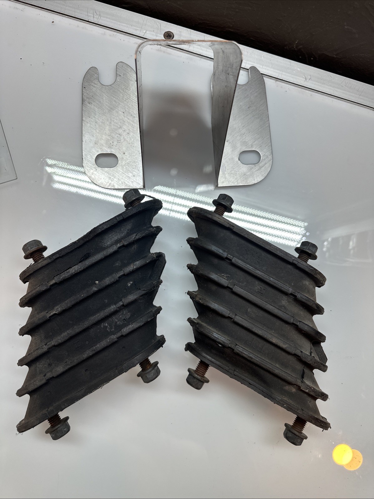 One Pair Hendrickson Haulmaax 400 Bolster Springs Wear Plate