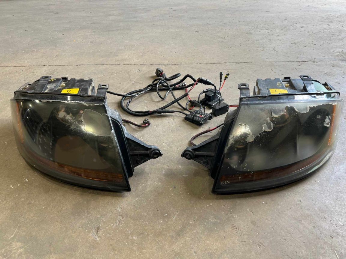 2003-2006 MK1 Audi TT Headlight Pair OEM HID Triple w/ Third HID Retrofit (TL)