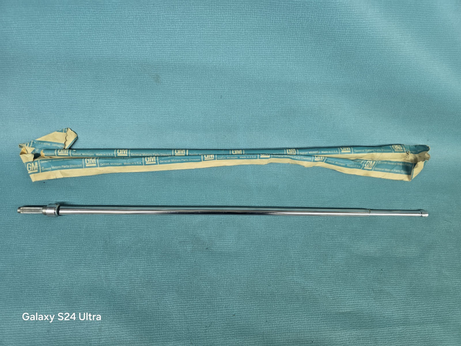 NOS 1969 69 CAMARO ELLIPTICAL  ANTENNA MAST GM 3943653 OVAL AM RADIO 396 RS Z28