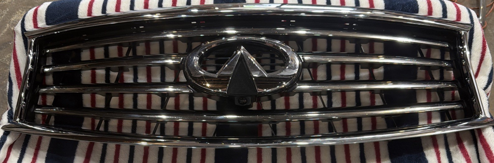 2014 2015 2016 2017 INFINITI QX70 FRONT BUMPER CENTER GRILLE GRILL W/ CAMERA OEM