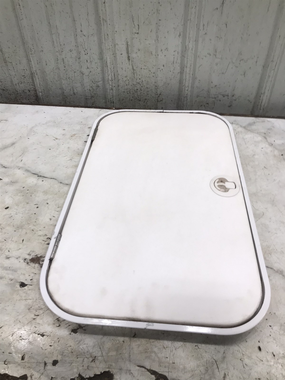 94 Silverton 310 Express Boat deck hatch door