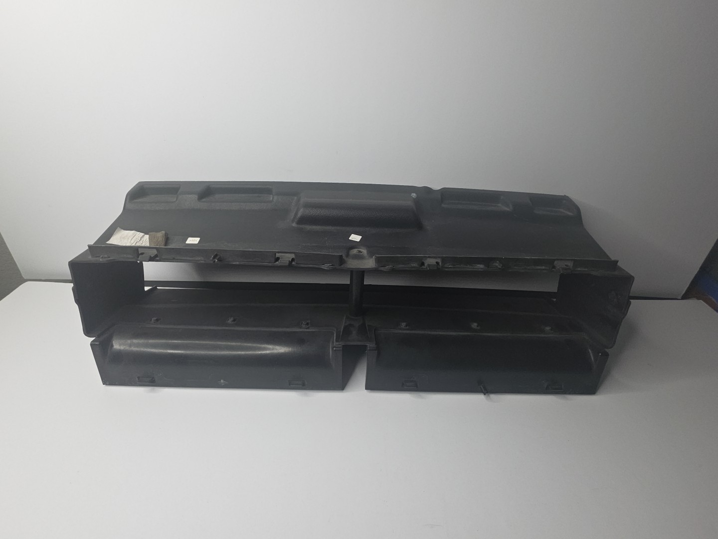 ROLLS ROYCE CULLINAN FRONT GRILL/RADIATOR VENT OEM 