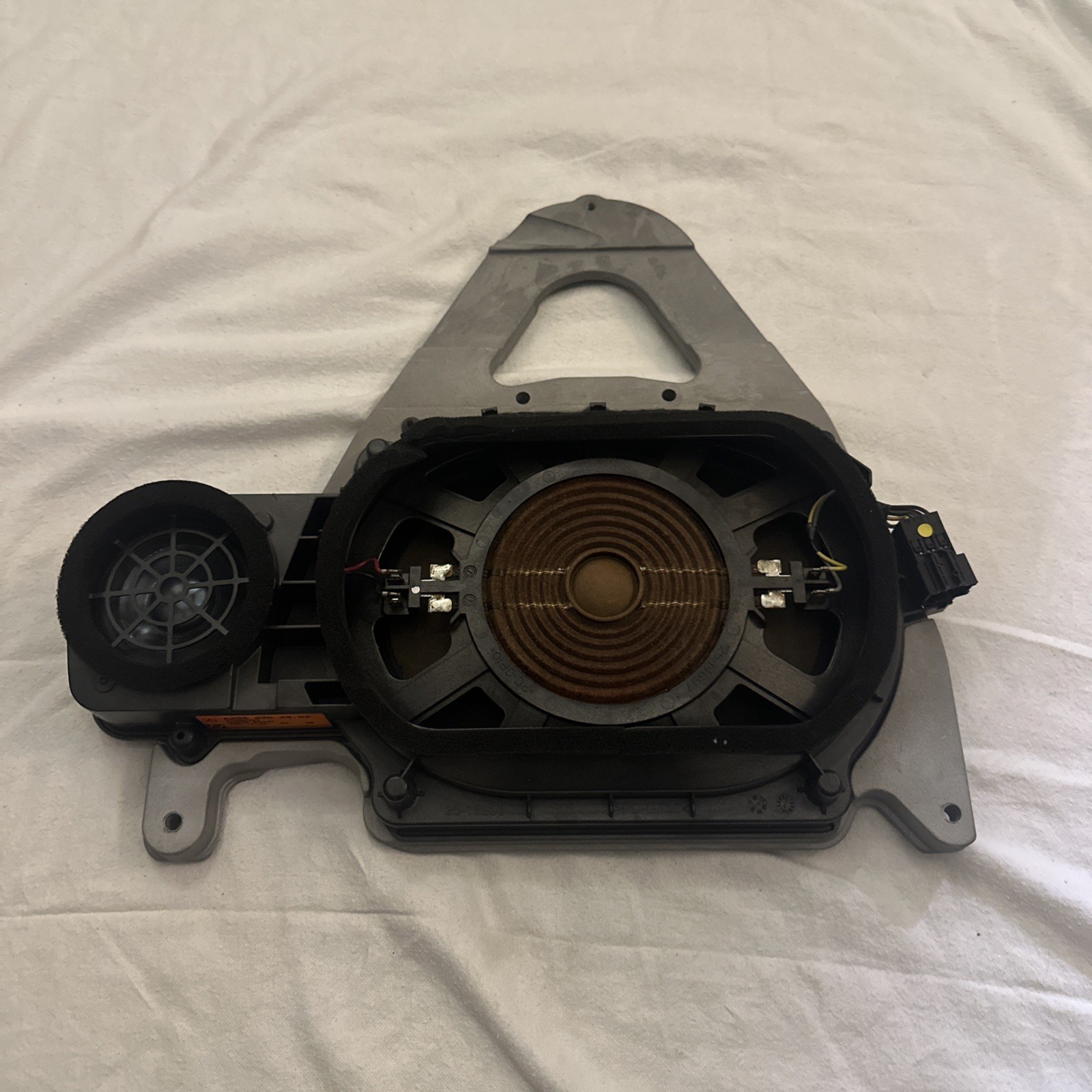 W204 12-15 Mercedes  C Class Subwoofer Rear Parcel Shelf Speaker A2048205702