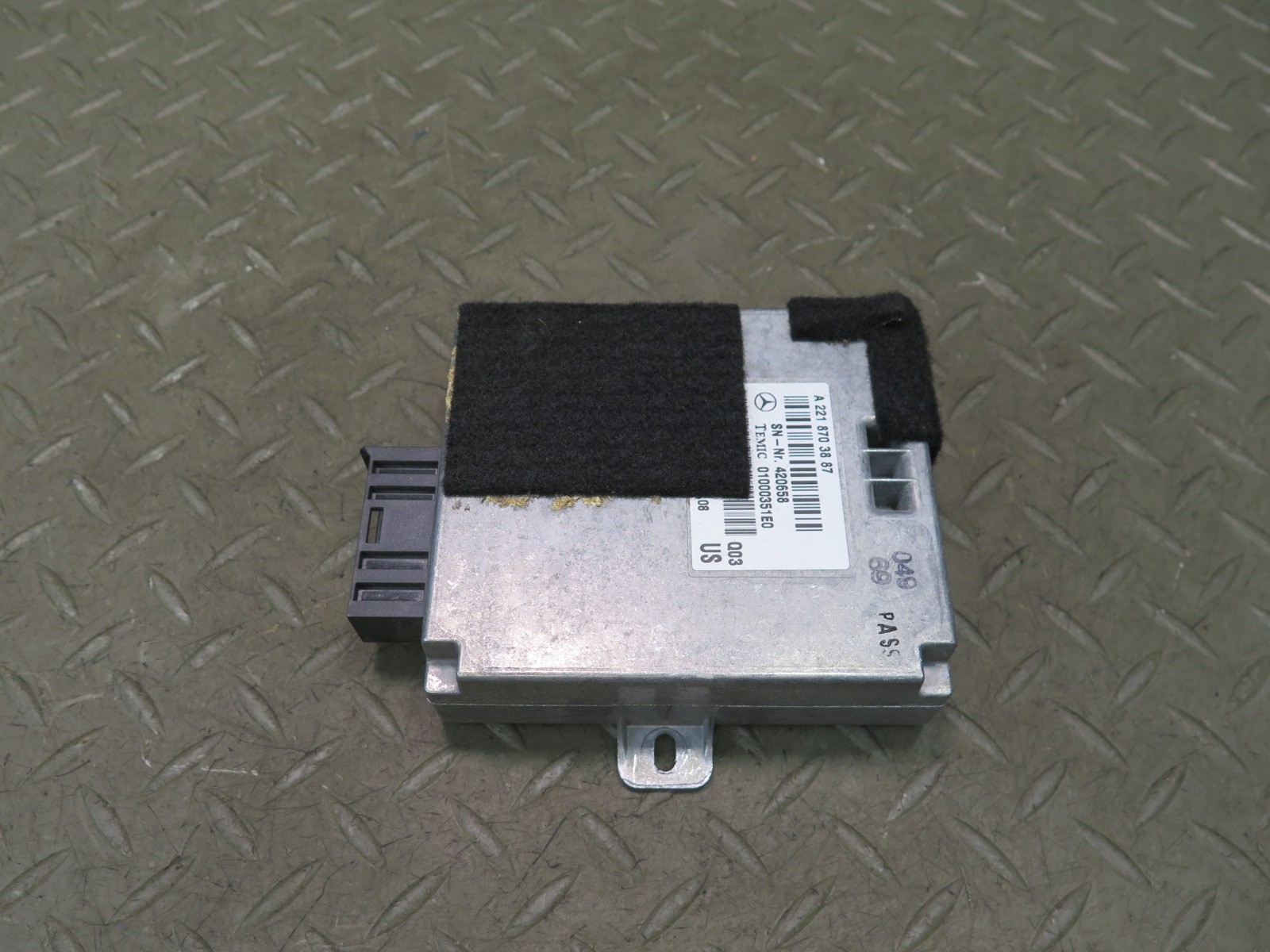 07-13 MERCEDES W216 W221 S-CLASS VOICE LANGUAGE CONTROL MODULE 2218703887 OEM