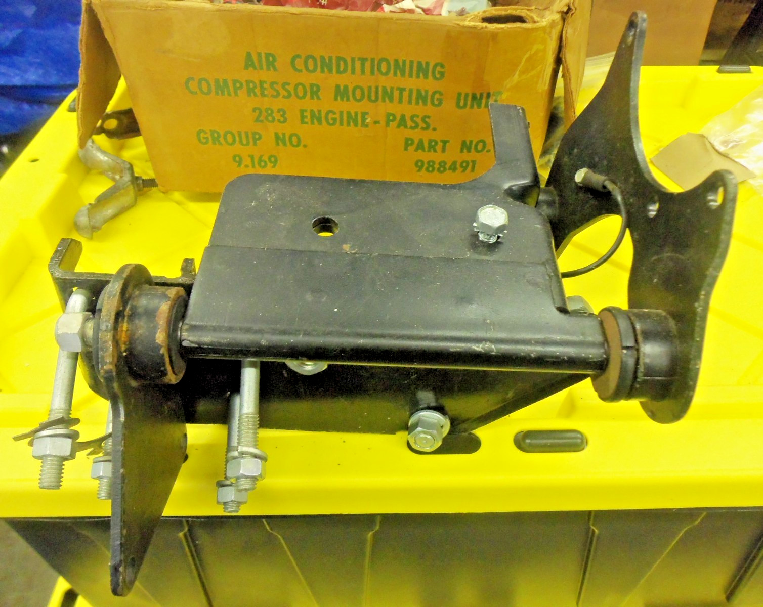1958 Chevrolet Cool Pack AC Compressor Mounting Kit 283 Engine 988491 NOS 1958 Chevrolet Cool Pack AC Compressor Mounting Kit 283 Engine 988491 NOS