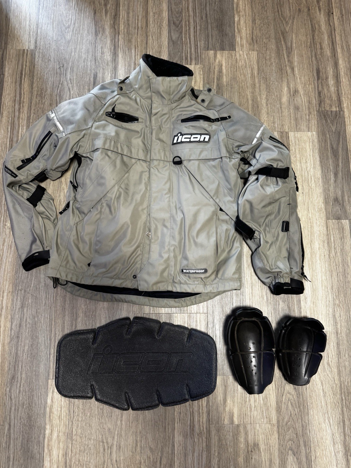 ICON Patrol Jacket Foul Weather Riding Gear Fiel Armor Equipped LARGE ICON Patrol Jacket Foul Weather Riding Gear Fiel Armor Equipped LARGE