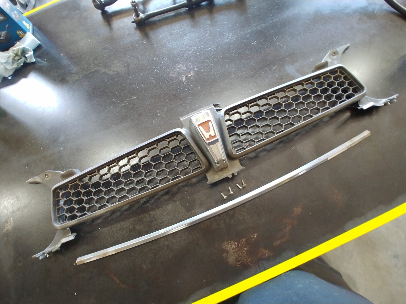 Grille, Honda Civic  1200 1977 Fits 1975-1977 1.2L
