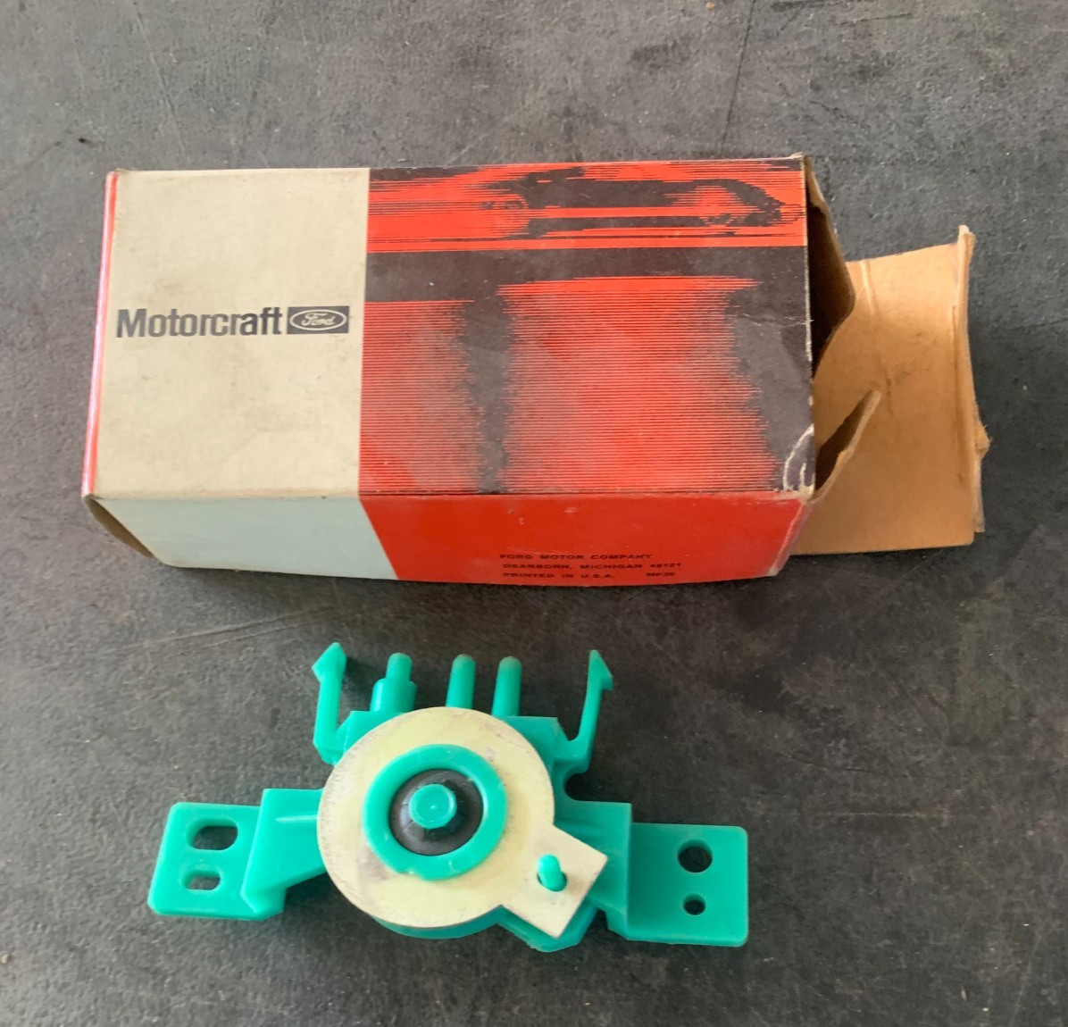 NOS 1978 1979 Ford Truck Bronco Heater AC Vacuum Switch D8TZ-18502-A NOS 1978 1979 Ford Truck Bronco Heater AC Vacuum Switch D8TZ-18502-A