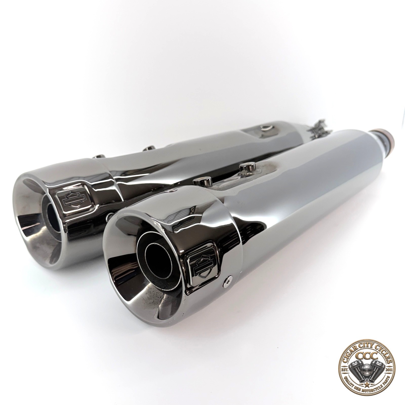 OEM 17-24 Harley CVO Touring Scorched Chrome Mufflers 64901339 64901340 NICE