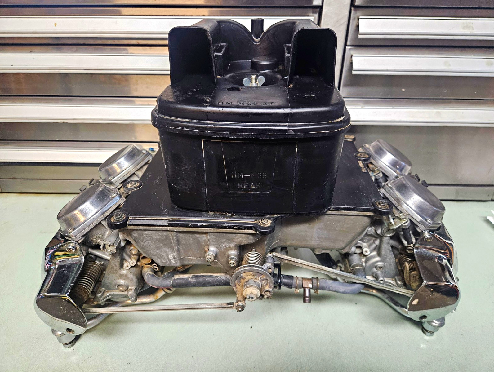 1984 1985 Honda Goldwing GL1200 Full Carbeurator Set W/Airbox Oem 16100-MG9-054 1984 1985 Honda Goldwing GL1200 Full Carbeurator Set W/Airbox Oem 16100-MG9-054