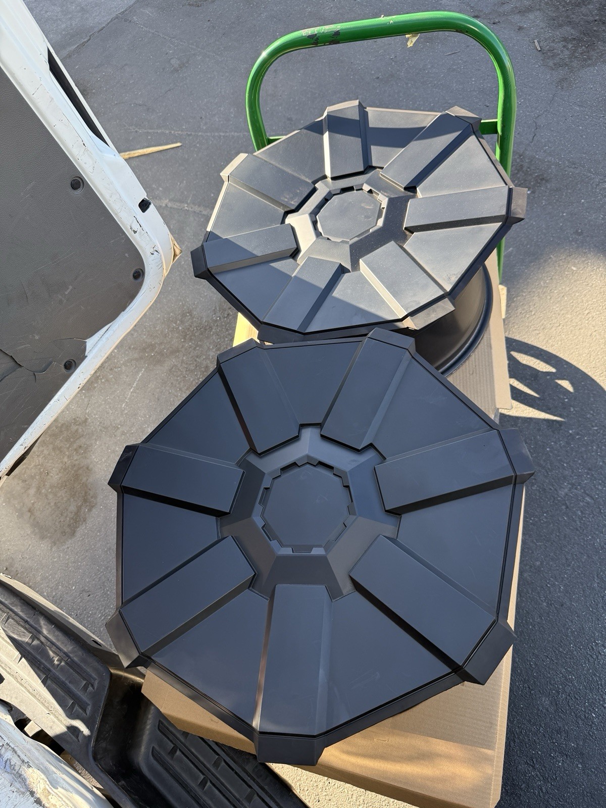 (4) OEM 2023 Tesla Cybertruck Foundation CYBER BEAST Wheels And Covers (4) OEM 2023 Tesla Cybertruck Foundation CYBER BEAST Wheels And Covers
